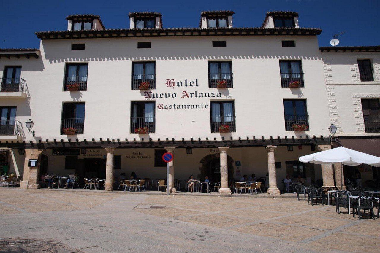 Hotel Nuevo Arlanza コバルビアス エクステリア 写真