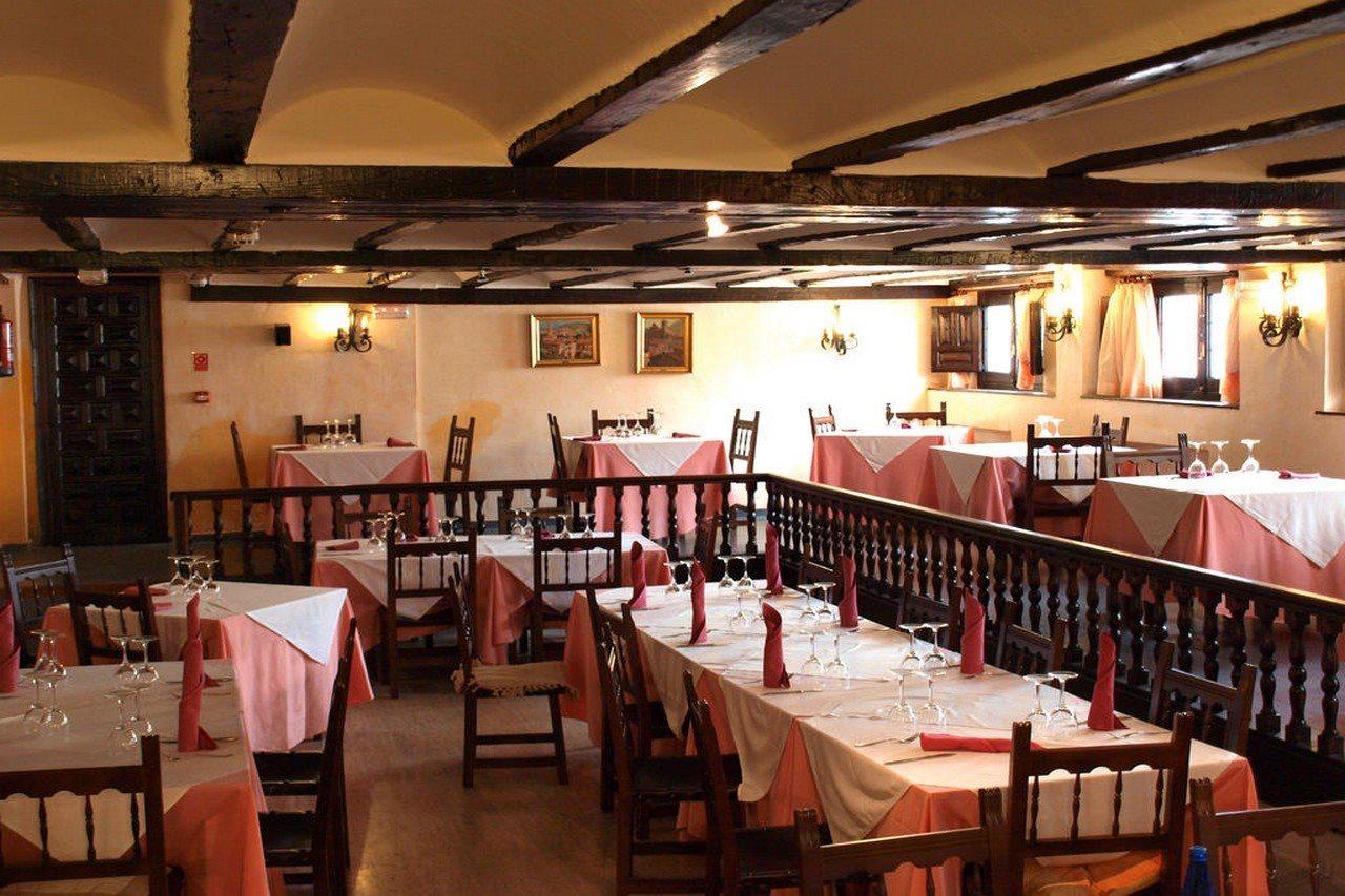 Hotel Nuevo Arlanza コバルビアス エクステリア 写真