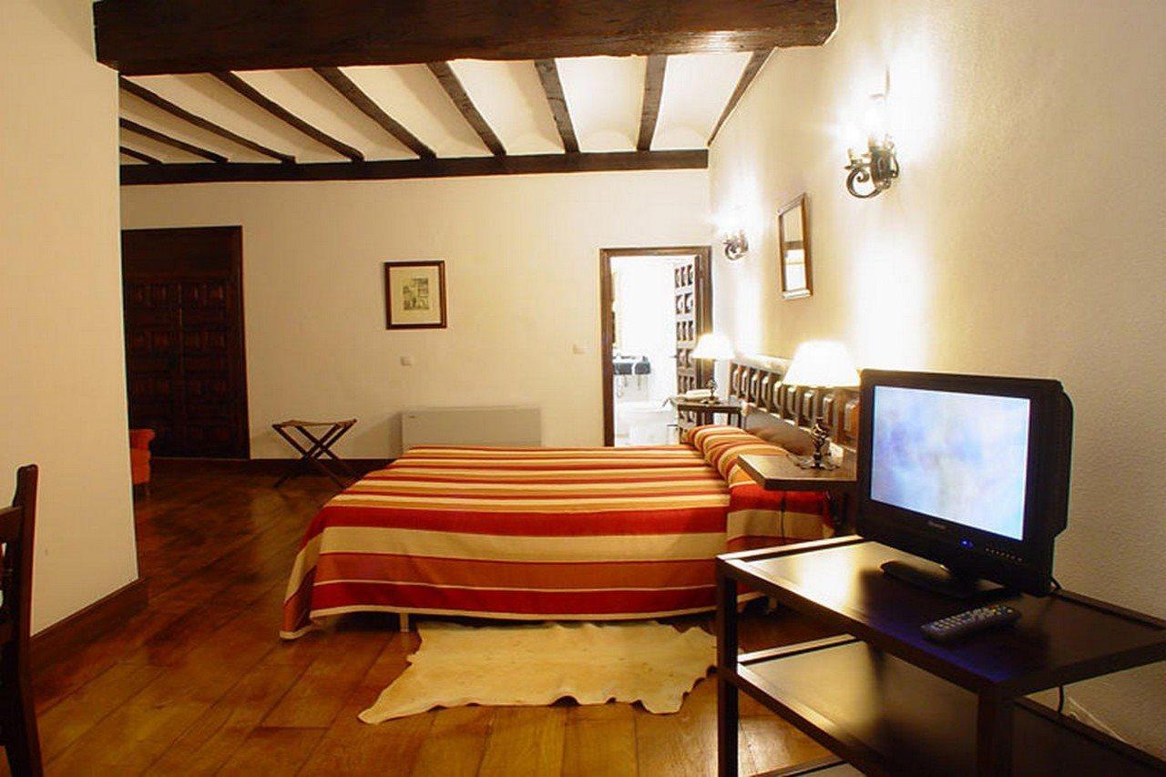 Hotel Nuevo Arlanza コバルビアス エクステリア 写真