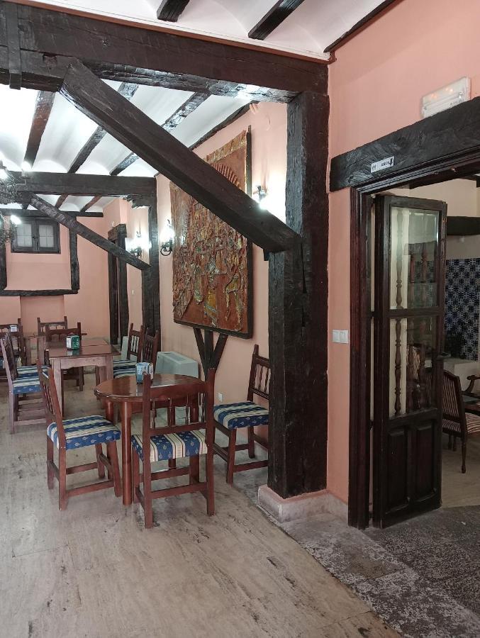 Hotel Nuevo Arlanza コバルビアス エクステリア 写真