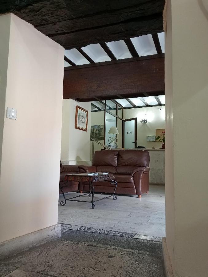 Hotel Nuevo Arlanza コバルビアス エクステリア 写真