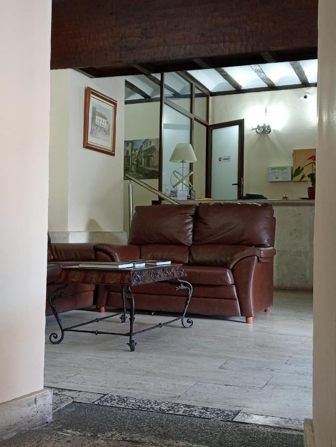 Hotel Nuevo Arlanza コバルビアス エクステリア 写真