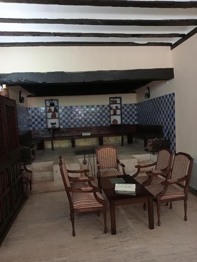 Hotel Nuevo Arlanza コバルビアス エクステリア 写真