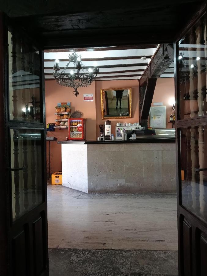 Hotel Nuevo Arlanza コバルビアス エクステリア 写真