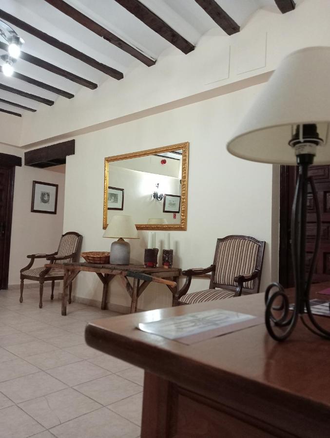 Hotel Nuevo Arlanza コバルビアス エクステリア 写真