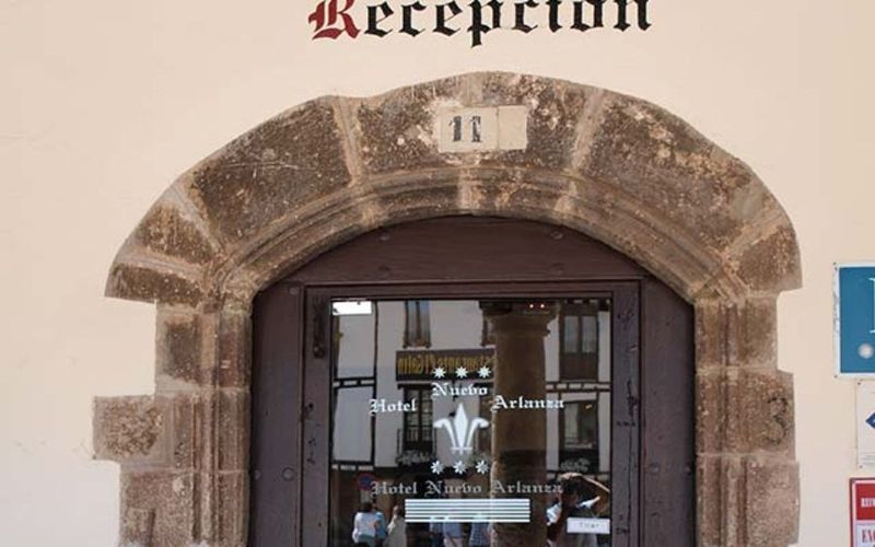Hotel Nuevo Arlanza コバルビアス エクステリア 写真