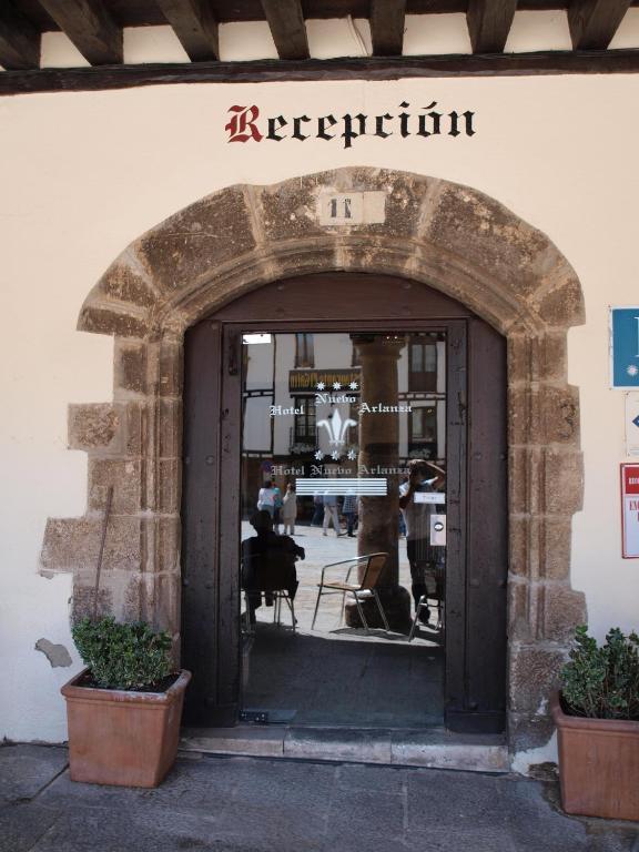 Hotel Nuevo Arlanza コバルビアス エクステリア 写真