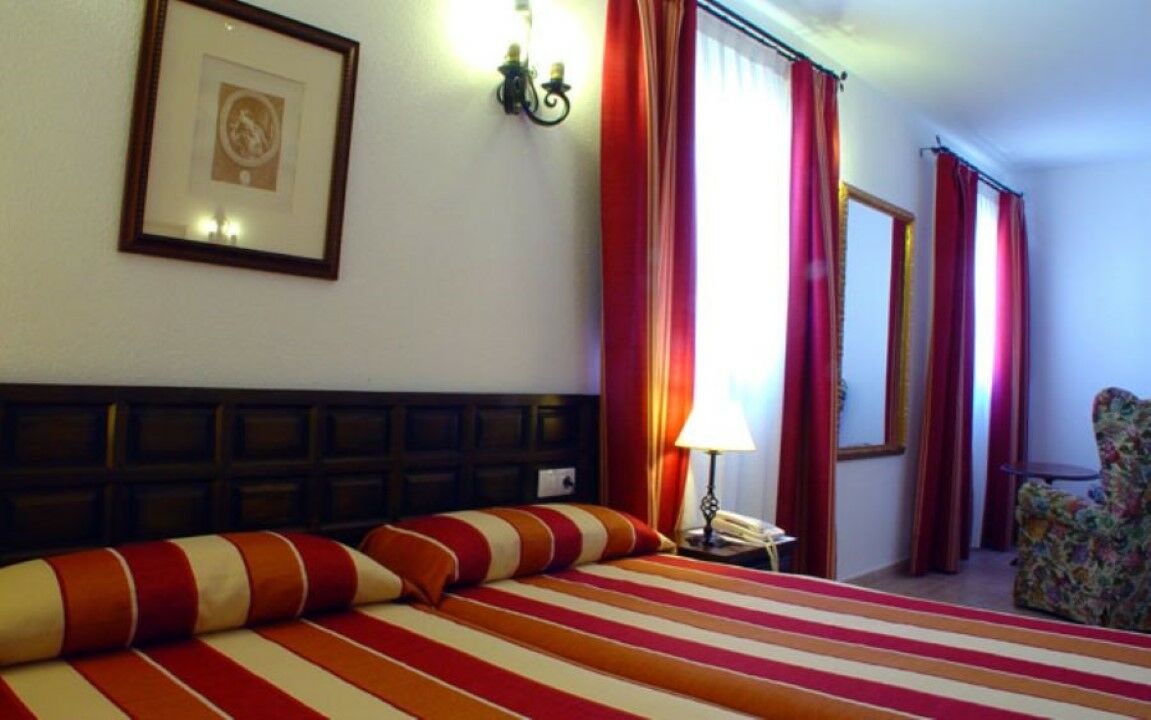 Hotel Nuevo Arlanza コバルビアス エクステリア 写真